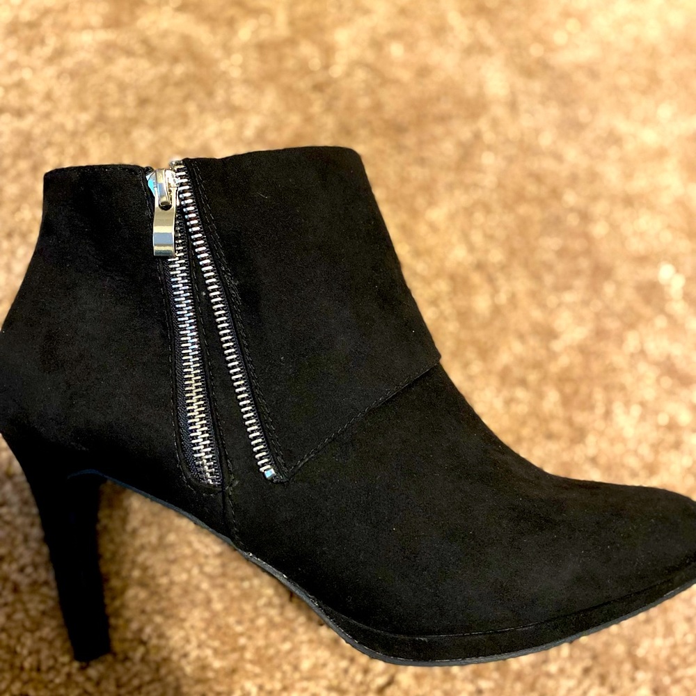 Madeline black booties